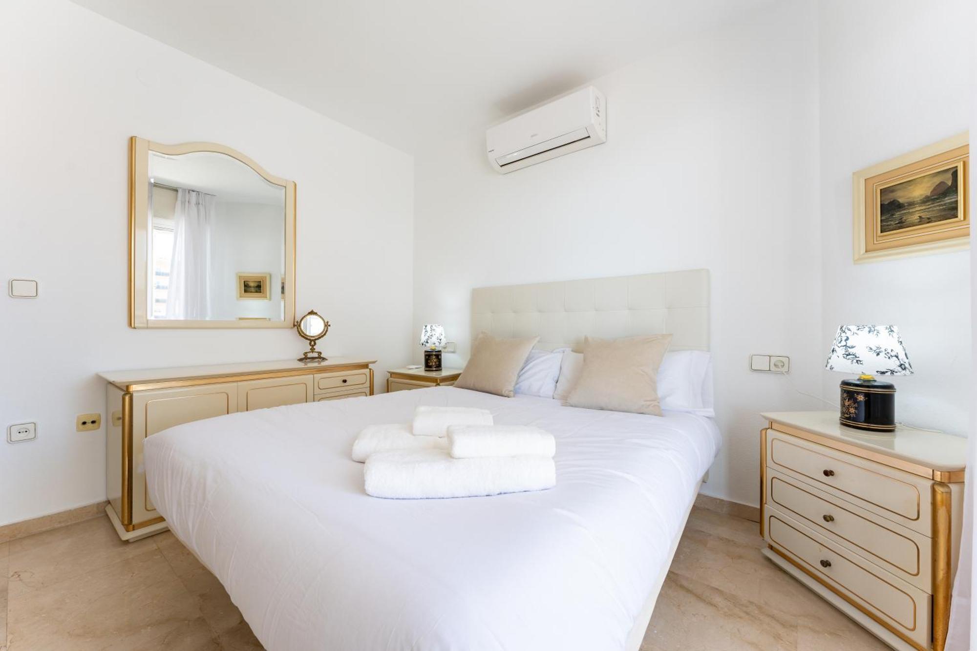 Апартаменты Tropico Carihuela View & Parking Торремолинос Экстерьер фото