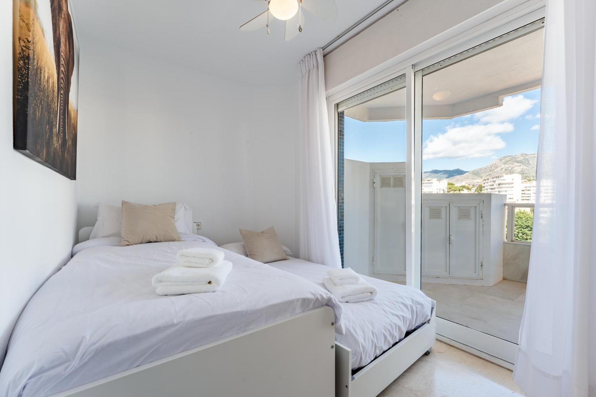 Апартаменты Tropico Carihuela View & Parking Торремолинос Экстерьер фото